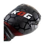 Voorkant ingezoomd bokshandschoenen van Knockoutgear Zwart-Rood-Wit